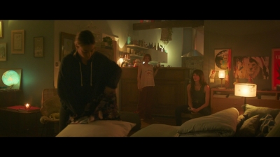 2024_-_Cats_Eyes_S01E01_mkv0812.jpg