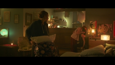 2024_-_Cats_Eyes_S01E01_mkv0821.jpg