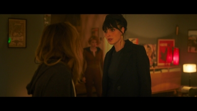 2024_-_Cats_Eyes_S01E01_mkv1818.jpg