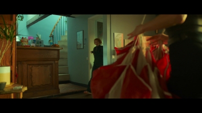 2024_-_Cats_Eyes_S01E01_mkv2140.jpg