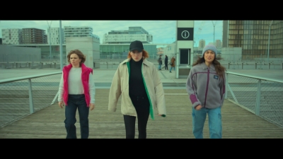 2024_-_Cats_Eyes_S01E04_mkv4663.jpg