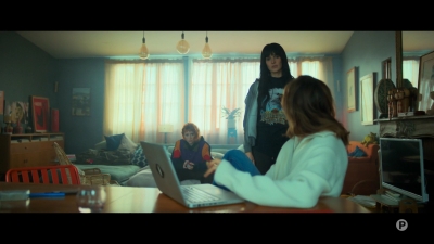 2024_-_Cats_Eyes_S01E05_mkv0524.jpg