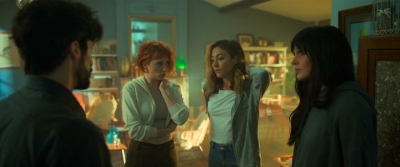 2024_-_Cats_Eyes_S01E08_mp45321.jpg