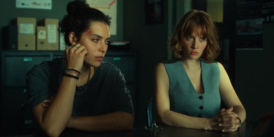2025_-_Under_a_Dark_Sun_S01E05_mkv3132.jpg