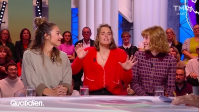 2024-11-12_-_Quotidien_-_Cats_Eyes_Interview_mp47423.jpg