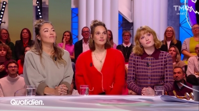 2024-11-12_-_Quotidien_-_Cats_Eyes_Interview_mp47507.jpg