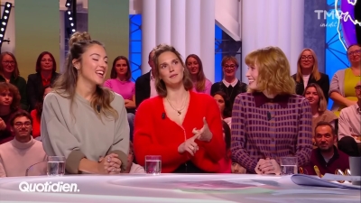 2024-11-12_-_Quotidien_-_Cats_Eyes_Interview_mp47512.jpg