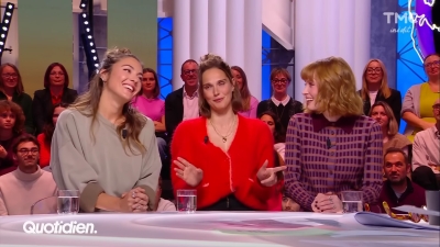 2024-11-12_-_Quotidien_-_Cats_Eyes_Interview_mp47513.jpg
