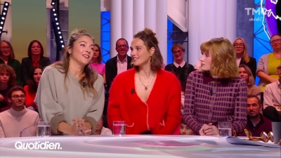 2024-11-12_-_Quotidien_-_Cats_Eyes_Interview_mp47516.jpg