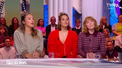 2024-11-12_-_Quotidien_-_Cats_Eyes_Interview_mp47527.jpg