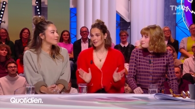 2024-11-12_-_Quotidien_-_Cats_Eyes_Interview_mp47552.jpg